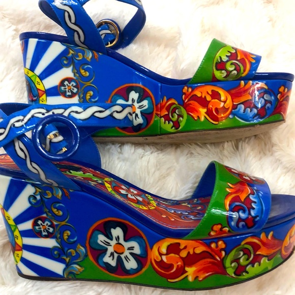 Dolce and Gabbana Floral Patient Leather Wedge Heels Size 40 - Picture 3 of 10
